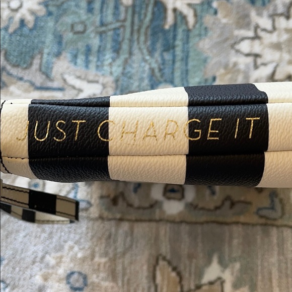 KATE SPADE QUENTIN JULIA WRISTLET by EVERPURSE - Picture 8 of 12